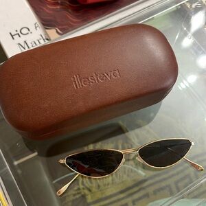 Illesteva sunglasses. Like new!